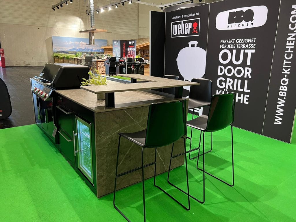 BBQ Kitchen outdoor kitchen with clear lines and modern design