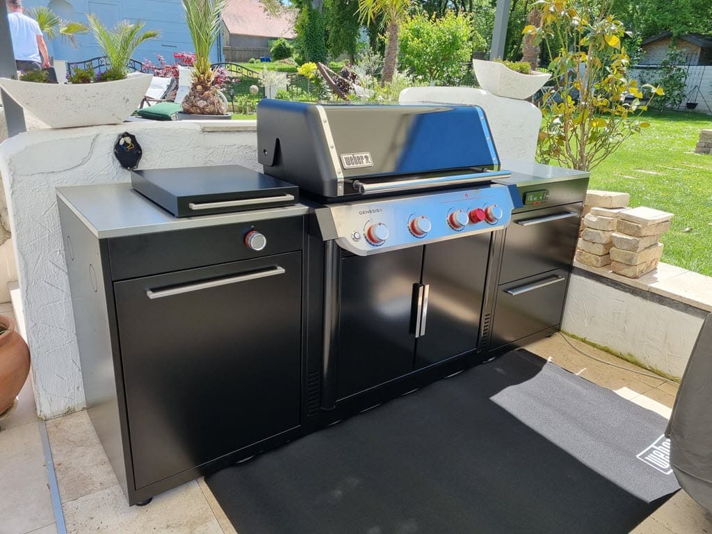 BBQ Kitchen outdoor kitchen with closed back panel in the outdoor area