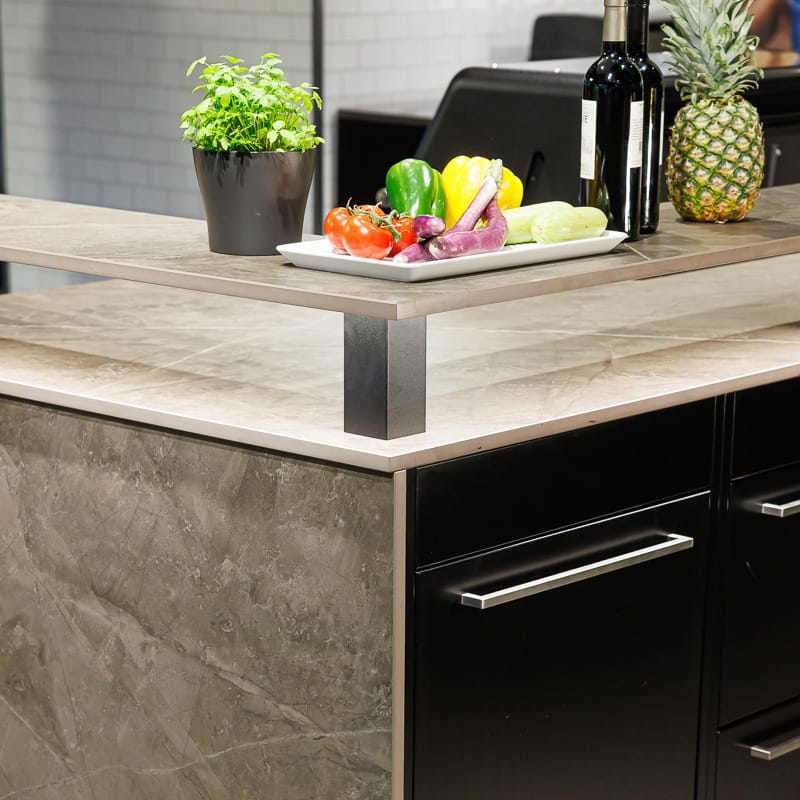 Double worktop for the BBQ Kitchen